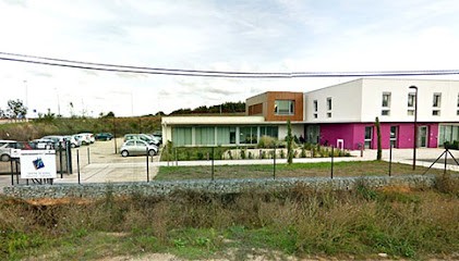 Oasis Hôpital Jour Pédopsychiatrie, Hôpital Psychiatrique à Saint-Maximin-la-Sainte-Baume